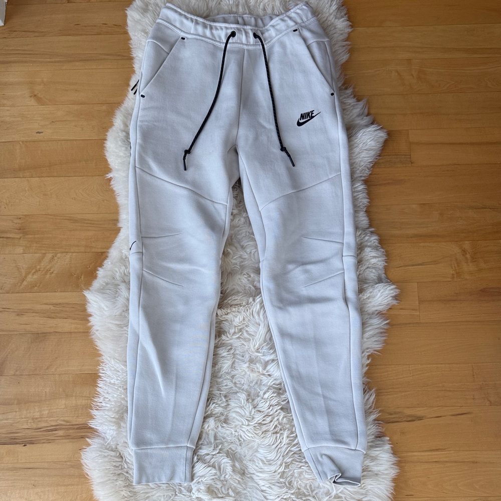 Nike Mens Tech Jogger Pants, size XS